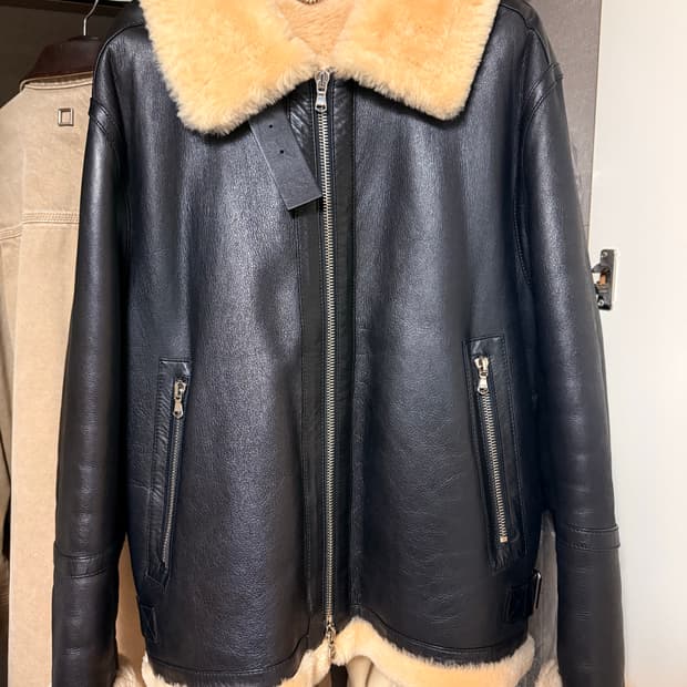 솔리드옴므 무스탕