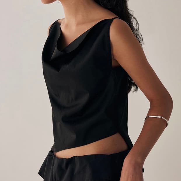 트리밍버드 카울 슬리브리스 블랙 새상품