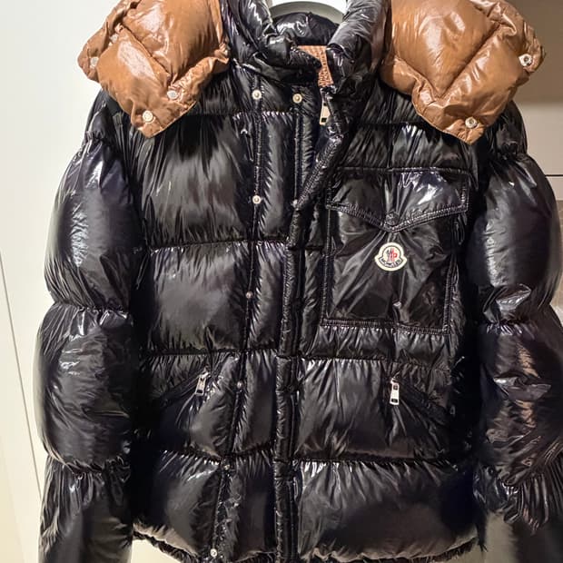 몽클레어 카라코룸 마야 패딩 블랙 3사이즈 상태 S