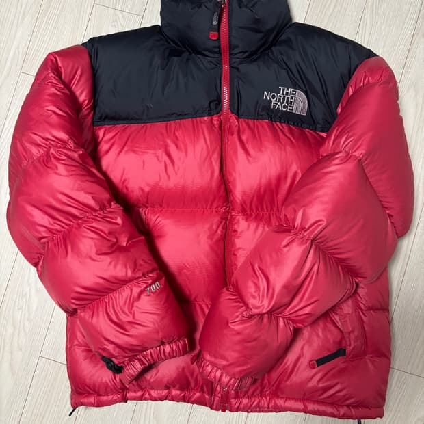 노스페이스 눕시 700 레드 95사이즈 패딩