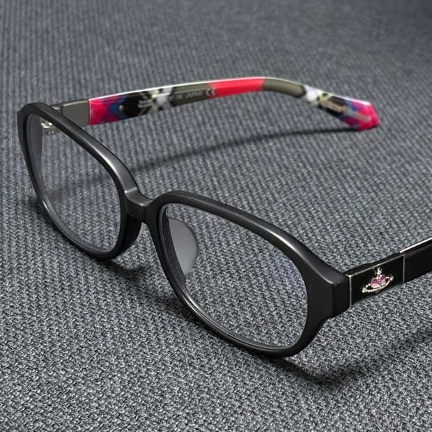 비비안웨스트우드 체크 뿔테 안경 (블루라이트 렌즈)