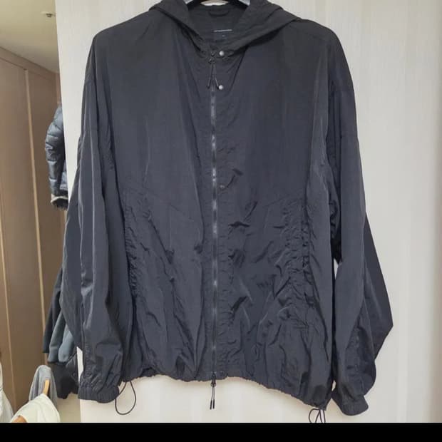 모이프 24SS CITY DWELLER 바람막이 2