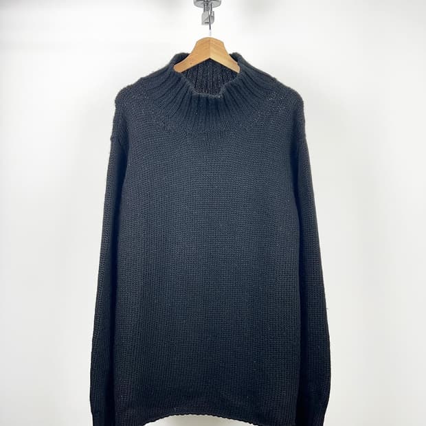 마가렛호웰 블랙 터틀넥 니트 스웨터