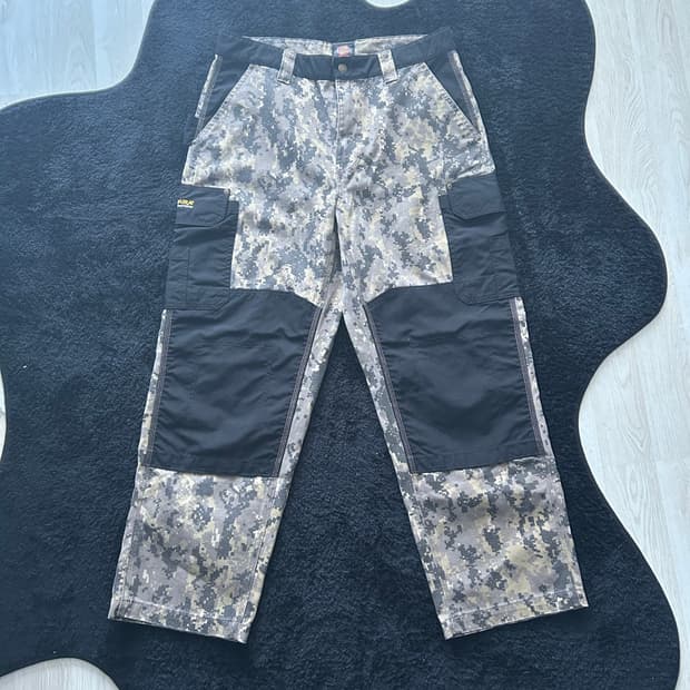 슈프림 x 디키즈 코듀라 카고 팬츠 디지 카모 - 25FW