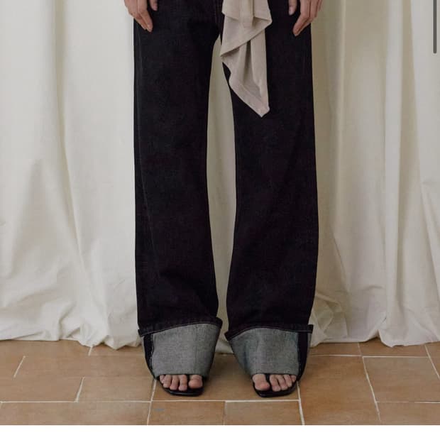 보헤미안서울 EMBROIDERY LOGO ROLL-UP DENIM