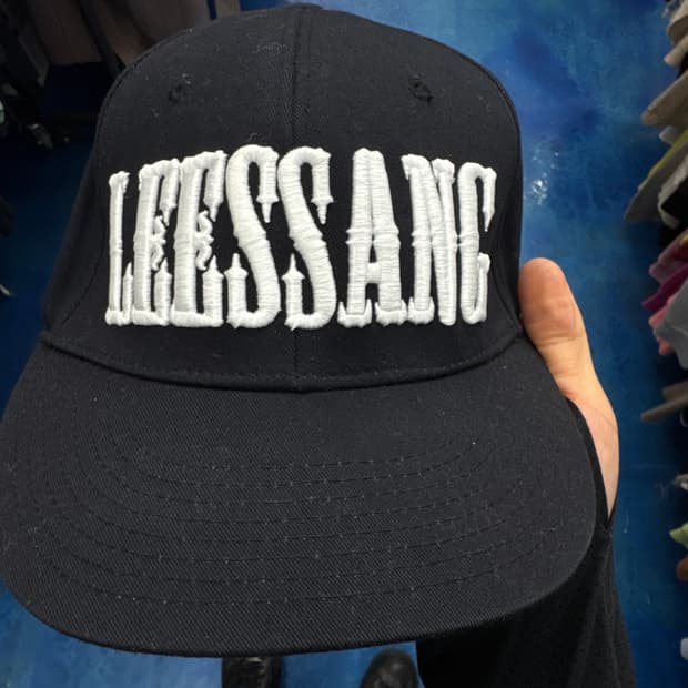 리쌍 스냅백 모자