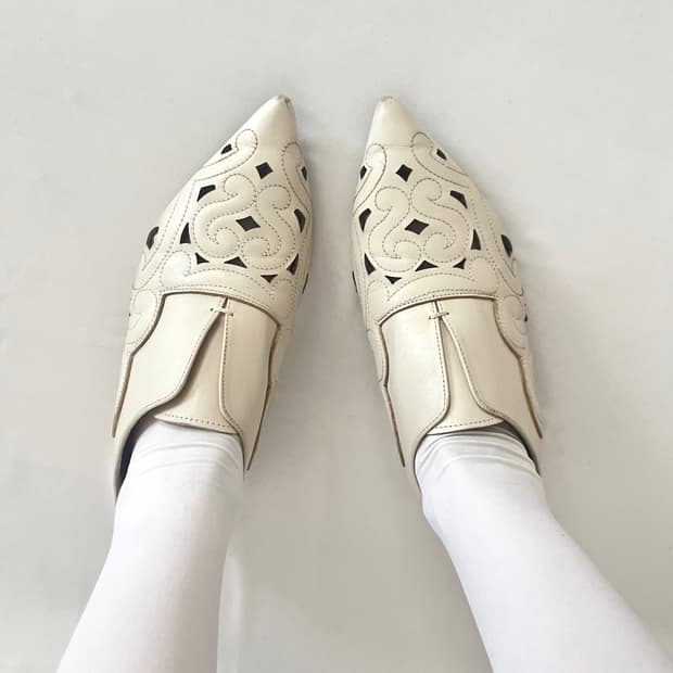 Ivory leather carving ৎ୭ flats