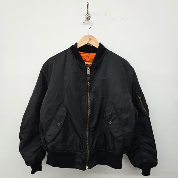 알파인더스트리 블랙 MA-1 항공점퍼 (리버시블)