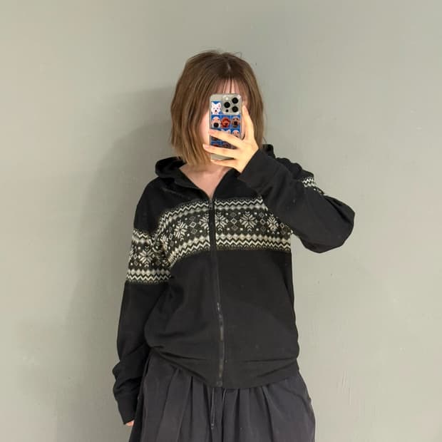 snow pattern point hood zip-up