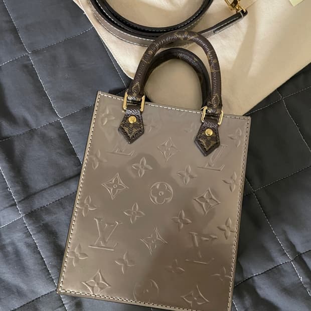 루이비통 쁘띠삭플라 한정판