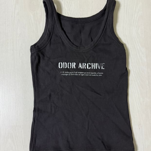 오도어 메이드 차콜 나시 