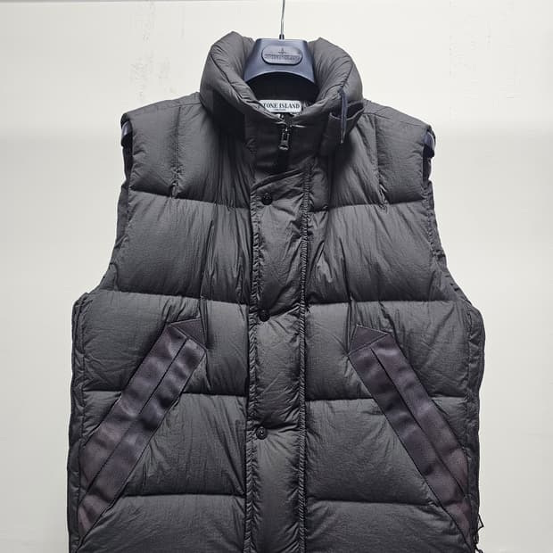 StoneIsland Opaque Nylon Tela Down Gilet