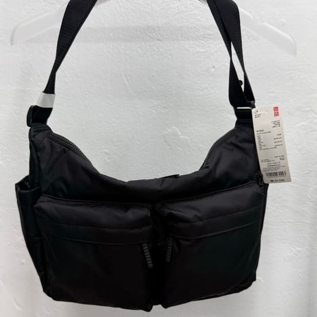 유니클로 멀티포켓 숄더백 크로스백 가방