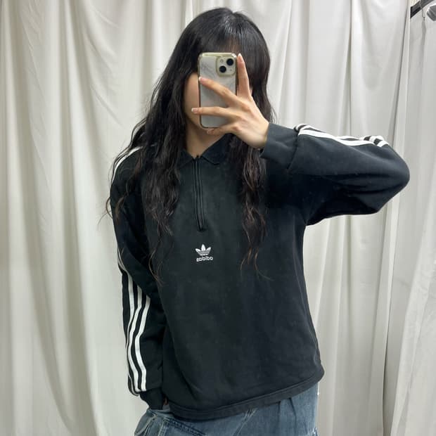 Adidas black center logo half zip-up mtm