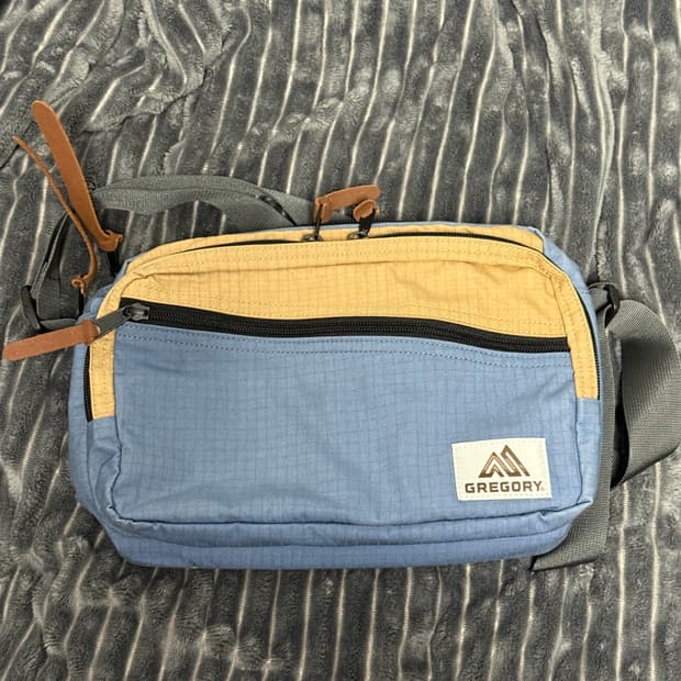 그레고리 유틸리티 숄더 크로스백 베이직/블루