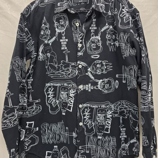 강한 스트릿 무드 그래픽 셔츠