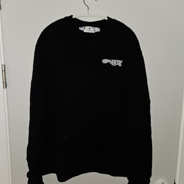 오프화이트 블랙 칼로스 어로우 맨투맨