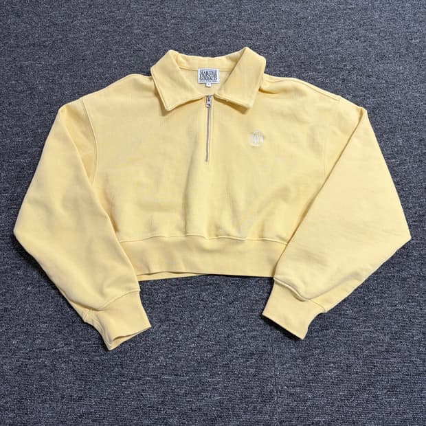 마리떼 하프집업 크롭 맨투맨