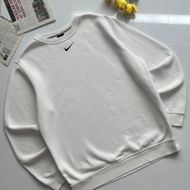 Nike 나이키 빈티지 미드로고 맨투맨 