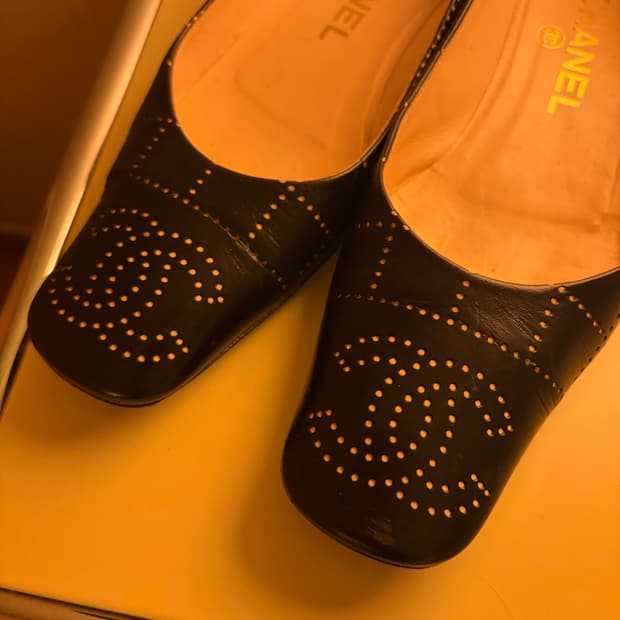 샤넬 로고 구두 단화 37(정품/상태최상)