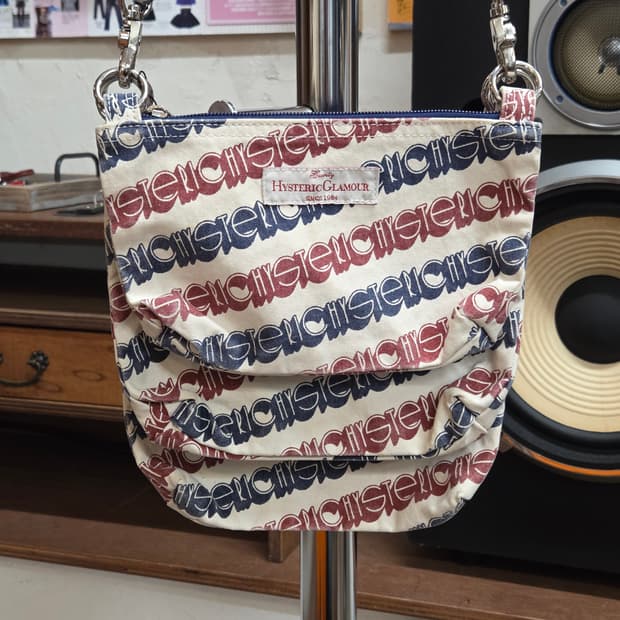 히스테릭 글래머 레터링 레이어드 코튼 크로스백