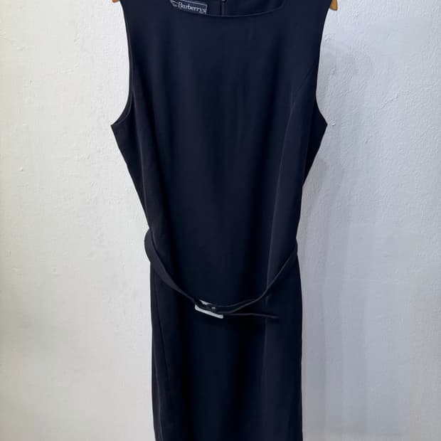 정품) 버버리 블랙 민소매 벨티드 원피스 10( 55-66)