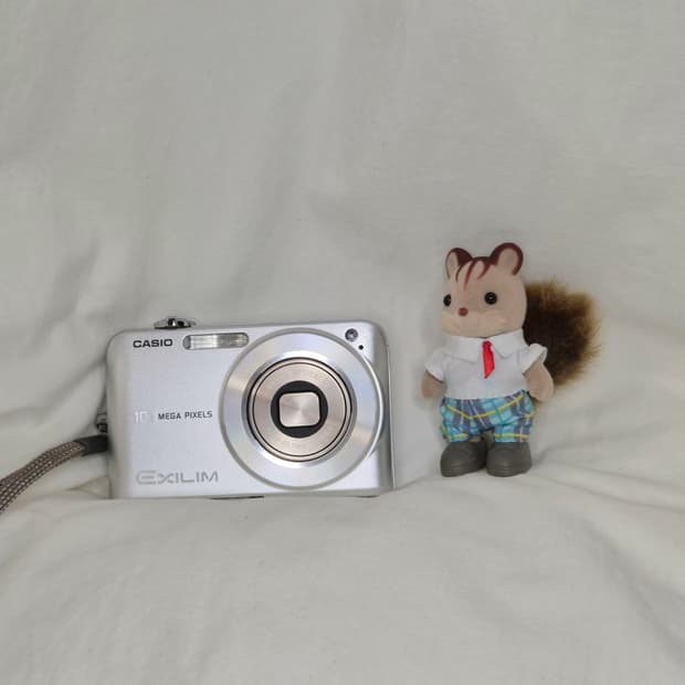 작례)르세라핌 은채픽✨️ 카시오 엑슬림 z1050 실버 판매합니다 🔮