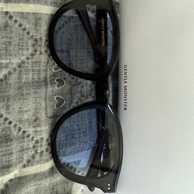 젠틀몬스터 jade-01 B 블랙 블루