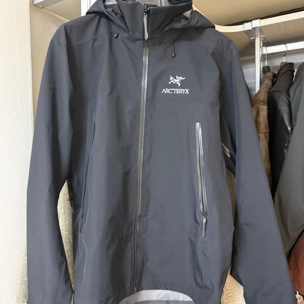 아크테릭스 베타AR 블랙 M 사이즈