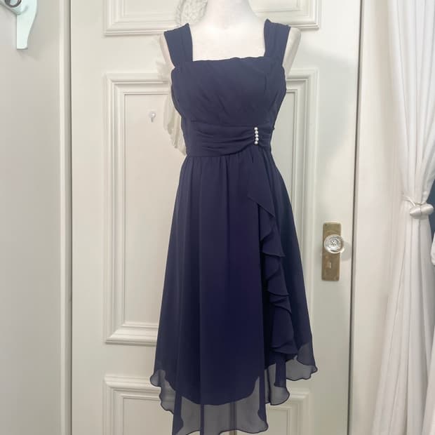 blue ruffle draping pearl point beautifu