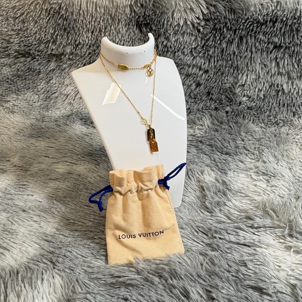 루이비통 나노그램 목걸이