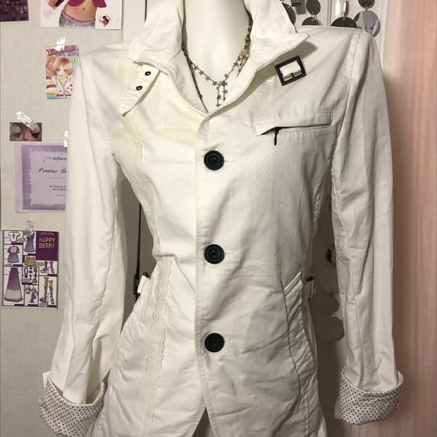 dot white buckle outer