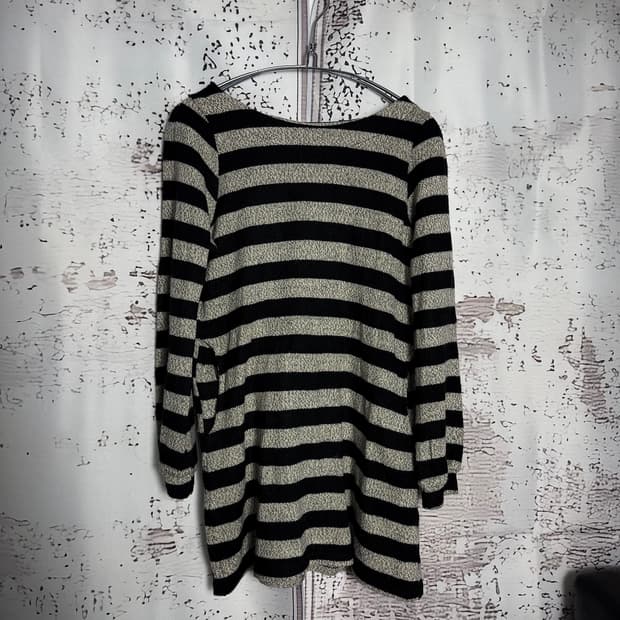 Back Ribbon Stripe Knit Top