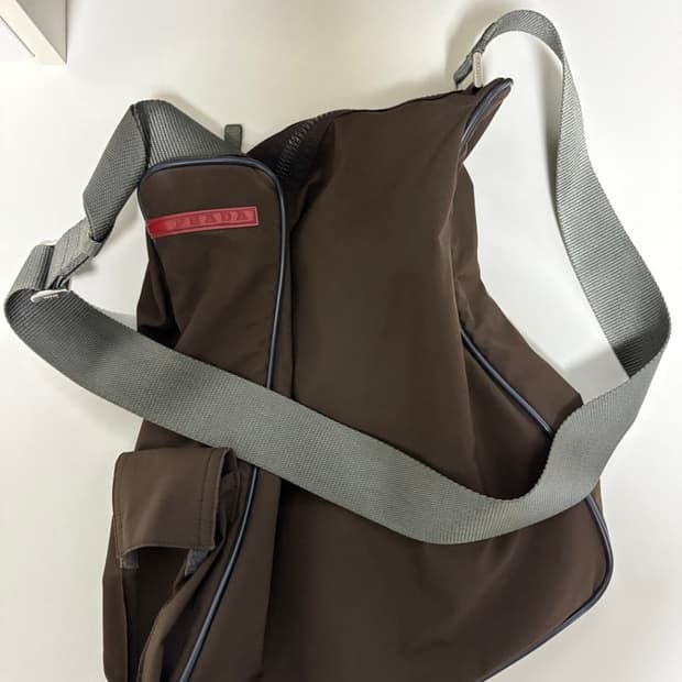 프라다스포츠 크로스백