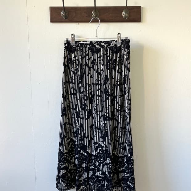 LOBJIE 실루엣 스커트