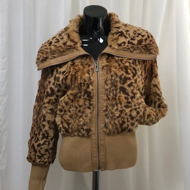 레빗퍼 빅카라 자켓