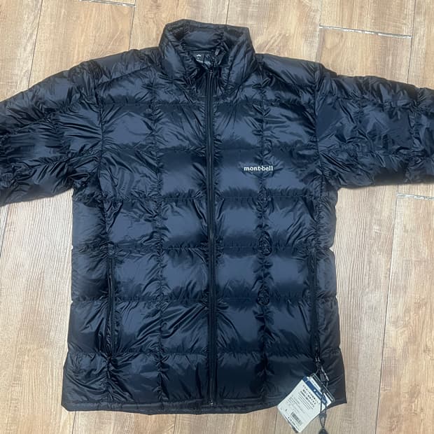 L몽밸 경량패딩 팝니다! 택달려있어요