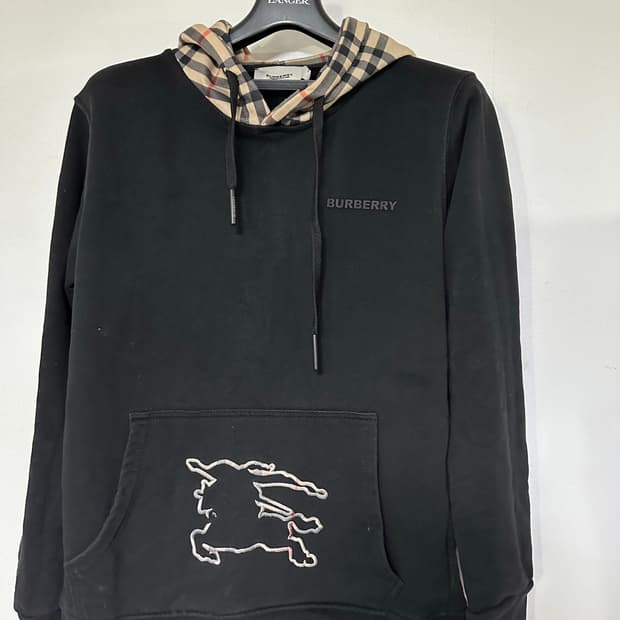 버버리 블랙 후드티 체크 포인트