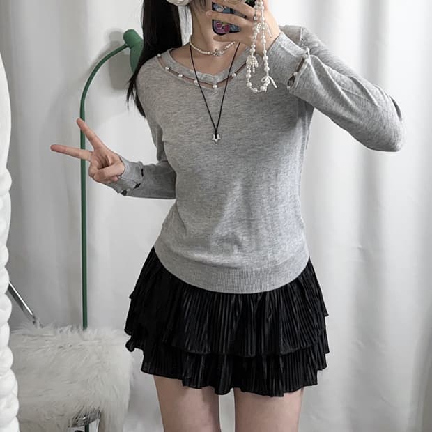 연그레이 진주 유니크 브이넥 니트