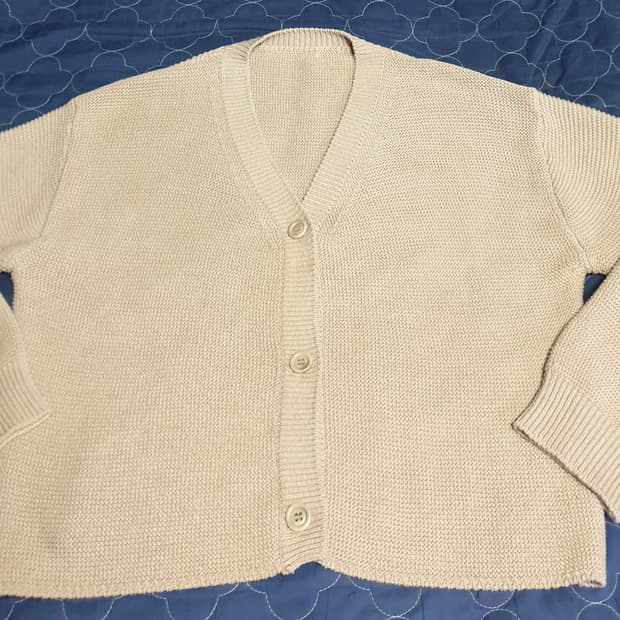 매니크 소프트코튼100% 브이넥 하찌 니트 가디건 베이지 (F)