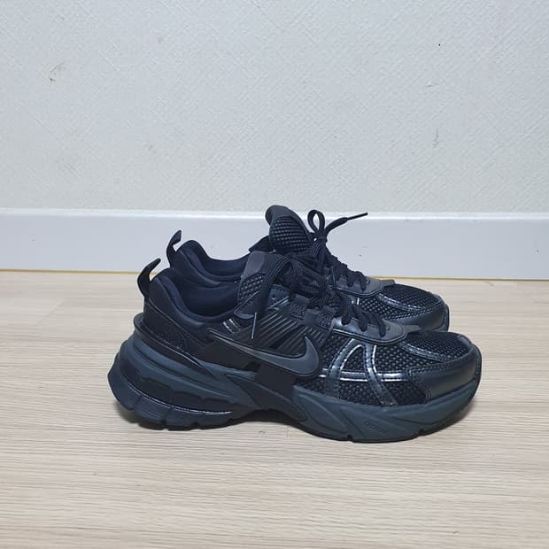 나이키 v2k 런 운동화 235