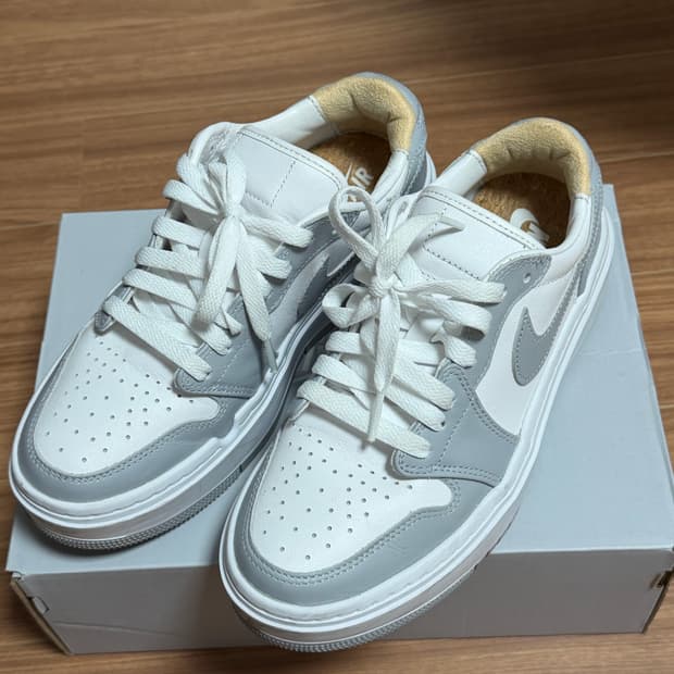 나이키(W) 조던 1 엘리베이트 로우 화이트 앤 울프 그레이