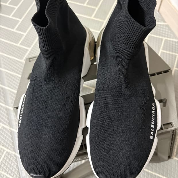 발렌시아가 스피드러너 블랙 38