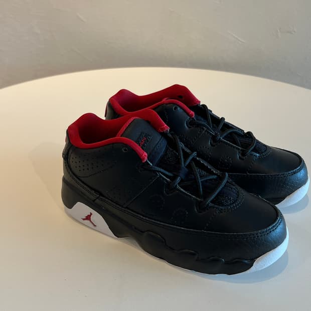 (160) 조던 9 레트로 로우 BT (833906-001)