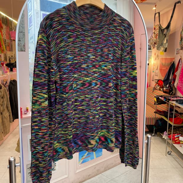 홀로그램 매직아이 그래픽 니트