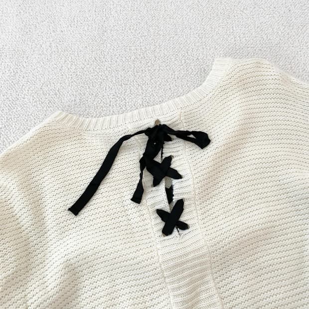 크림아이보리 백리본 여리핏 니트