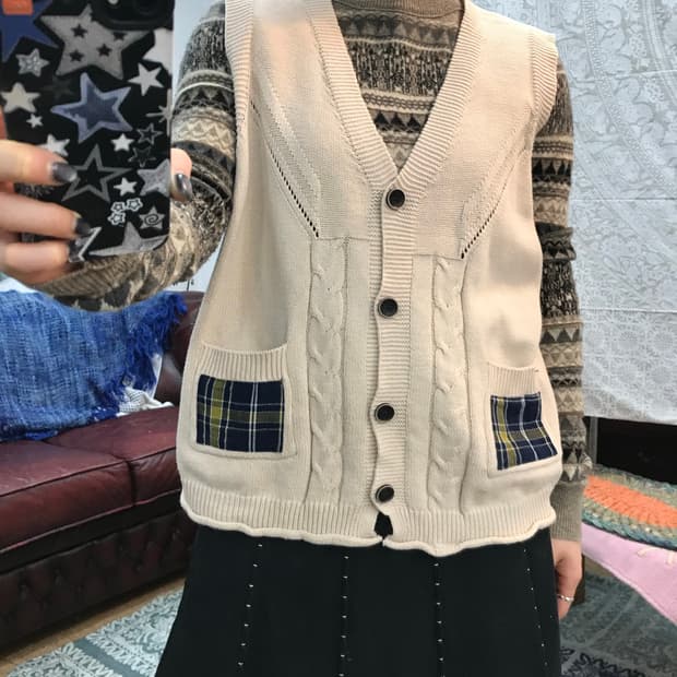 JOONEE 여성 체크 투포켓 니트 베스트 가디건