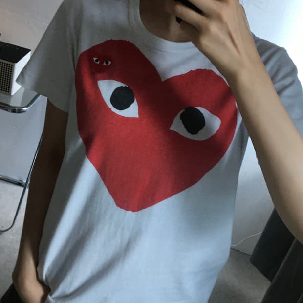 꼼데가르송 레드와펜 더블하트 반팔티