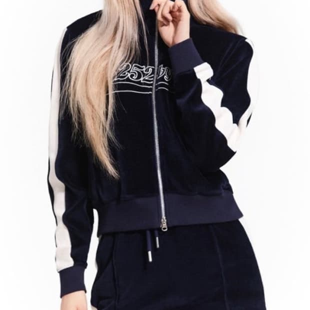 오아이오아이 벨루어 셋업