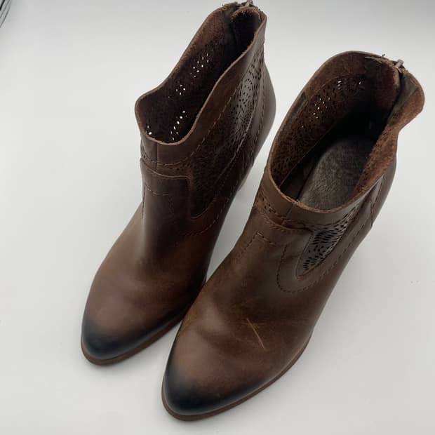 UGG 어그 레더 여성 앵글 부츠 250